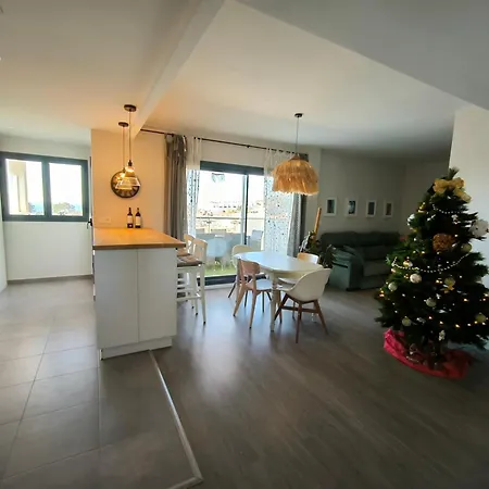 Atico Con Piscina, Golf, Vistas Al Mar